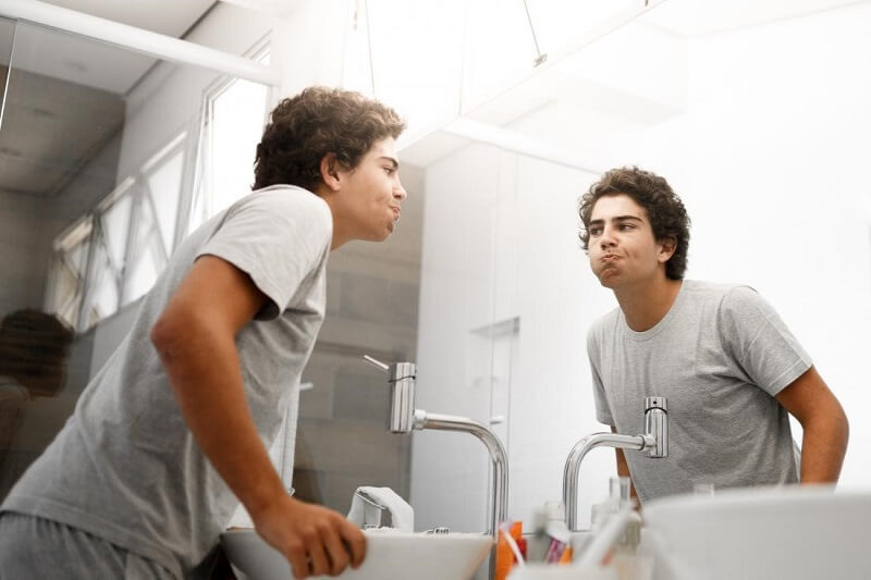 Vì sao nên sử dụng nước súc miệng?