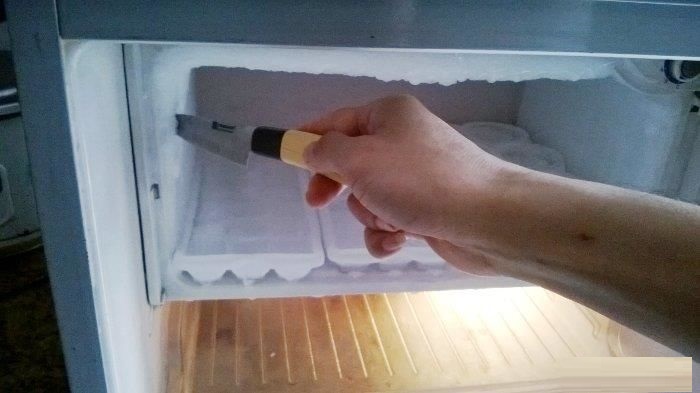 Cách xả đông ngăn tủ lạnh đúng chuẩn 3 Cần cẩn thận khi xả đông ngăn tủ lạnh