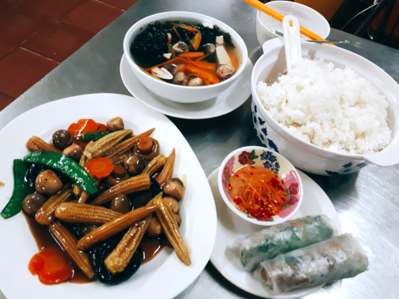 Top 10 quán chay quận 5 hấp dẫn mà giá lại rất bình dân 6 Top 10 quán chay quận 5 hấp dẫn mà giá lại rất bình dân - 6