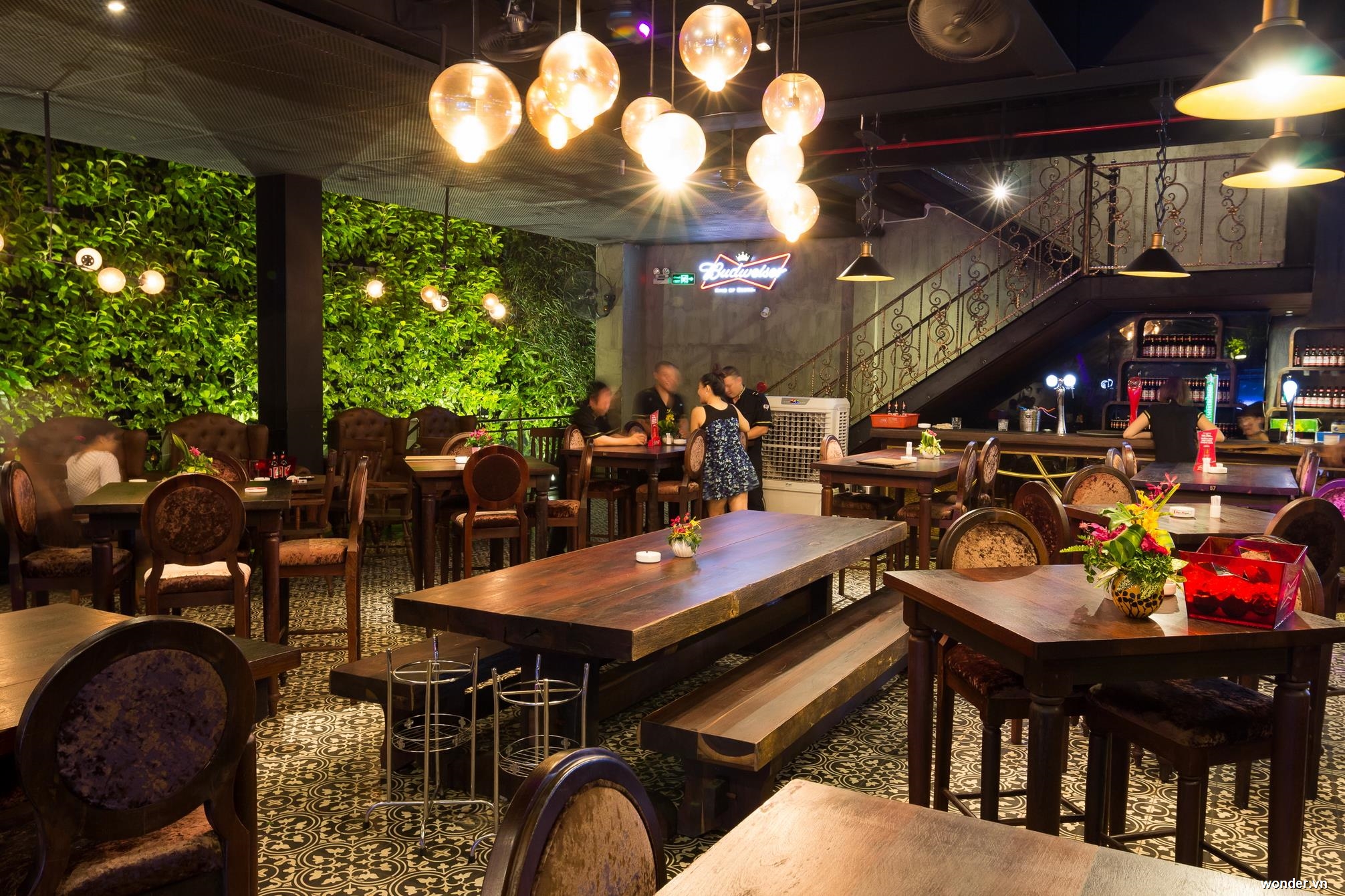 Top 10 quán bar quận 1 được yêu thích ở Sài Gòn 5 Top 10 quán bar quận 1 được yêu thích ở Sài Gòn - 5