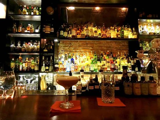 Top 10 quán bar quận 1 được yêu thích ở Sài Gòn 1 Top 10 quán bar quận 1 được yêu thích ở Sài Gòn - 1