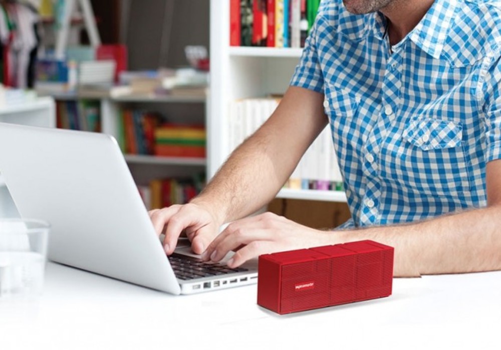 loa bluetooth để bàn hoặc mang theo