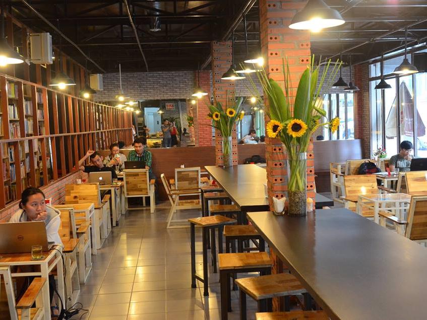 Hub Book Coffee quán cà phê sách nổi tiếng tại Sài Gòn