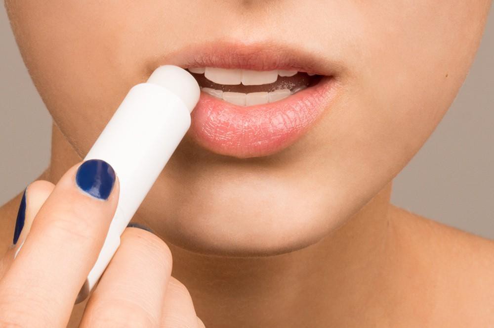 Vì sao nên sử dụng son dưỡng môi