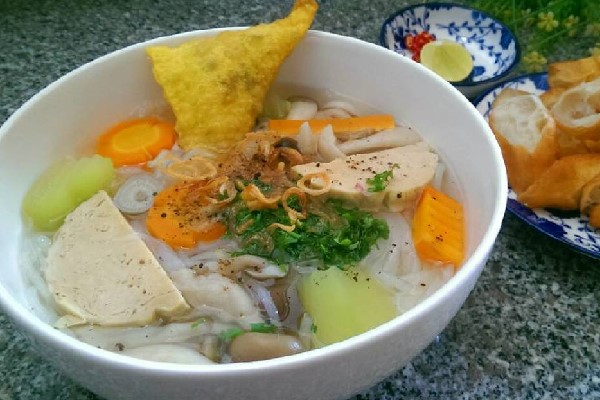 Top 10 quán chay quận 5 hấp dẫn mà giá lại rất bình dân 1 Top 10 quán chay quận 5 hấp dẫn mà giá lại rất bình dân - 1