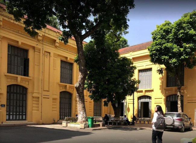 Hà Nội có 1 trường đại học danh giá: Muốn thi đỗ phải học cực "trâu bò", kiến trúc thì đẹp thôi rồi, chẳng khác nào lâu đài cổ - Ảnh 12. Hà Nội có 1 trường đại học danh giá: Muốn thi đỗ phải học cực "trâu bò", kiến trúc thì đẹp thôi rồi, chẳng khác nào lâu đài cổ - Ảnh 12.