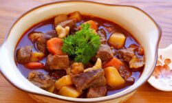 Bật mí cách nấu cari bò nước cốt dừa cho bữa tối đậm đà