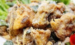 Cách làm gà rang muối thơm ngon đậm đà