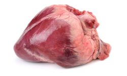 Chú ý chọn lựa tim heo đảm bảo tươi ngon