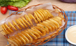 Khoai tây lốc xoáy được giới trẻ yêu thích