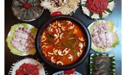 Cách nấu lẩu hải sản thái chua cay