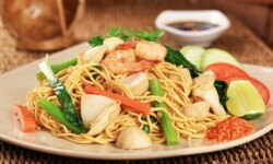 Mì xào giòn thập cẩm