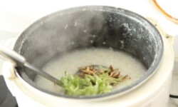 Nấu cháo bằng nồi cơm điện