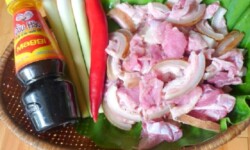 Nguyên liệu chuẩn bị làm thịt thỏ xào lăn