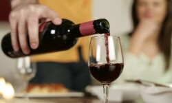 Rượu nho giúp phòng chống lão hóa