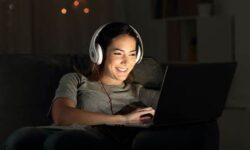 ai-da-hoc-lop-hoc-tieng-anh-online-cam-nhan-va-ket-qua-thuc-te